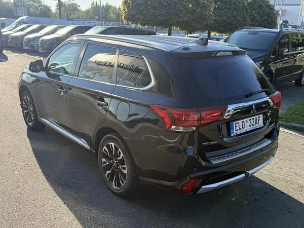Mitsubishi Outlander - foto 36