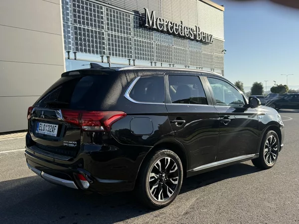 Mitsubishi Outlander - foto 8