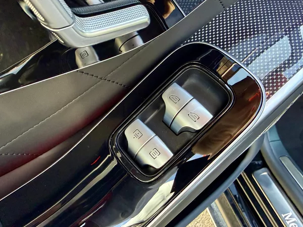 Mercedes-Benz Třídy S - foto 17