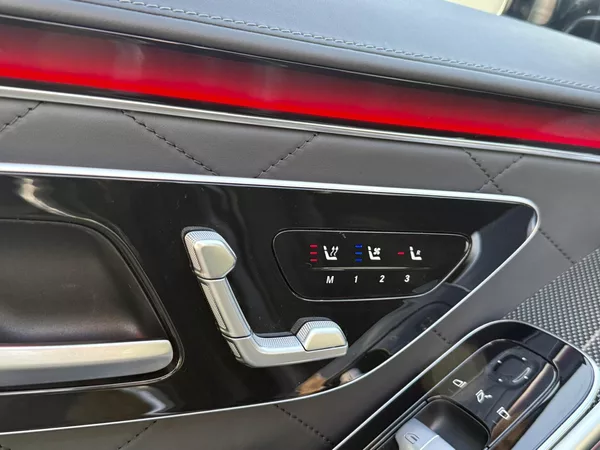 Mercedes-Benz Třídy S - foto 34