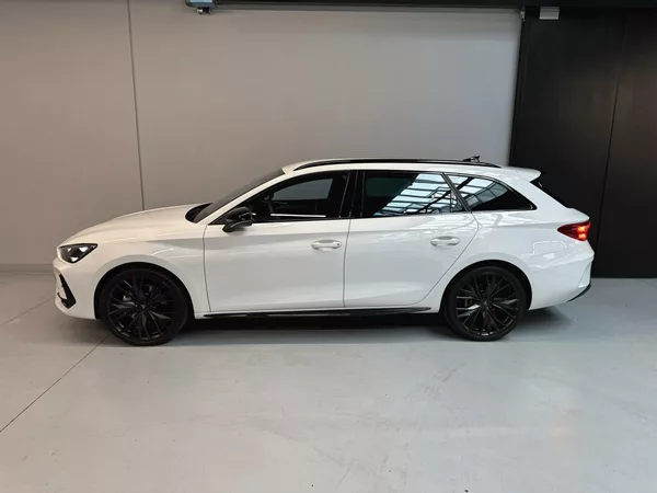 Cupra Leon SP 1.5 eTSI 150 DSG Black Edit - foto 3
