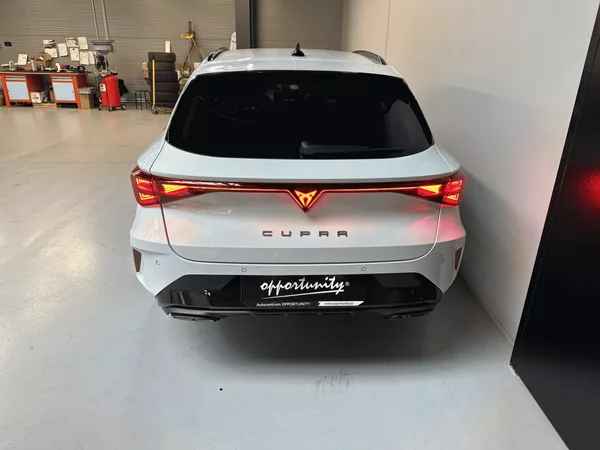 Cupra Leon SP 1.5 eTSI 150 DSG Black Edit - foto 4