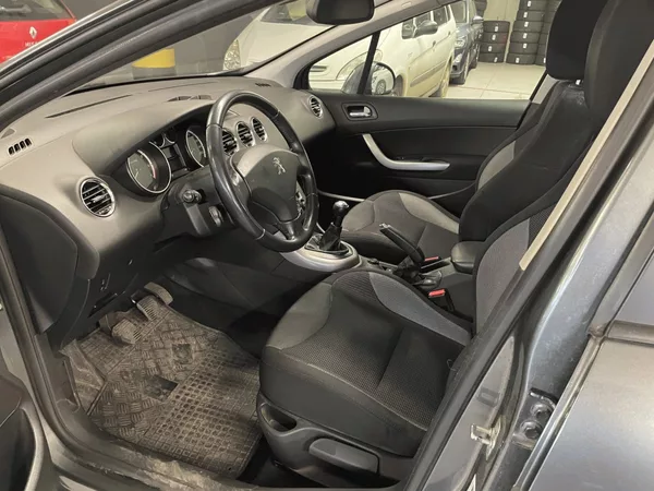 Peugeot 308 1.6 VTi, 88kW, ČR - foto 5