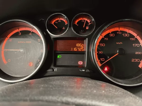Peugeot 308 1.6 VTi, 88kW, ČR - foto 8