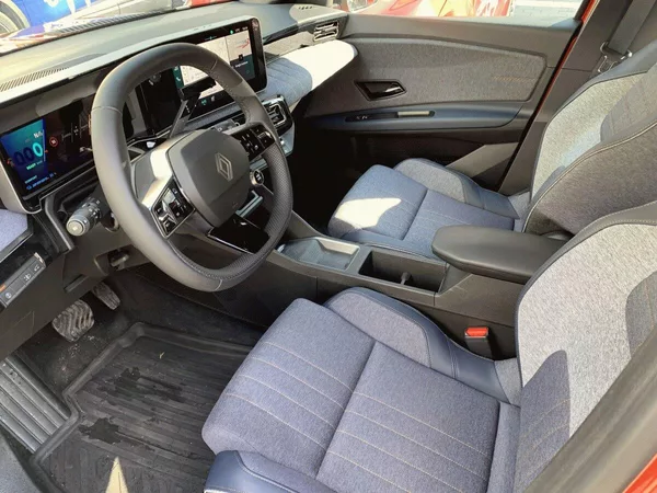 Renault 4 E-TECH Techno 150 k comfort range - foto 10