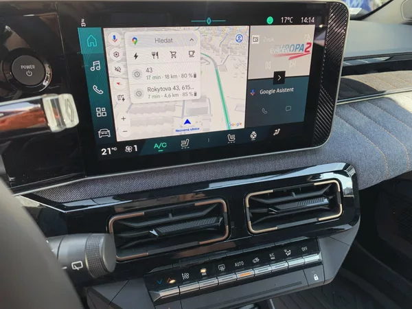 Renault 4 E-TECH Techno 150 k comfort range - foto 13