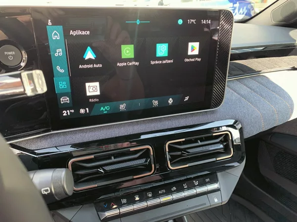 Renault 4 E-TECH Techno 150 k comfort range - foto 14