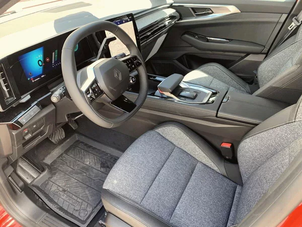 Renault Austral Techno mild hybrid 150 auto - foto 11