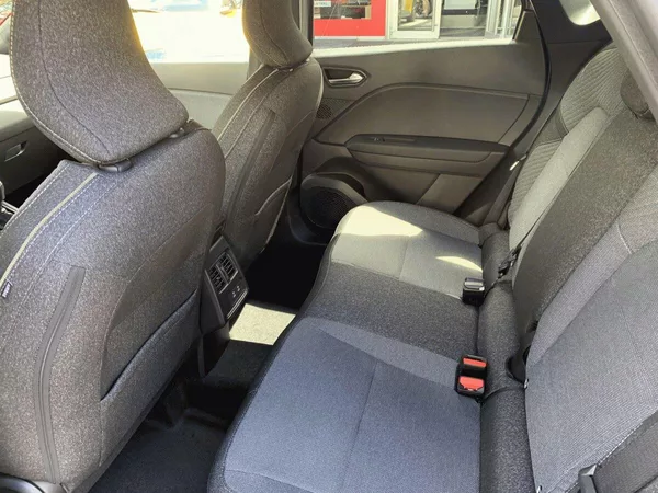 Renault Captur Techno TCe 115 - foto 8