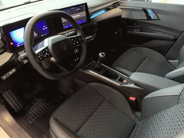 Renault Clio Techno TCe 115 - foto 12