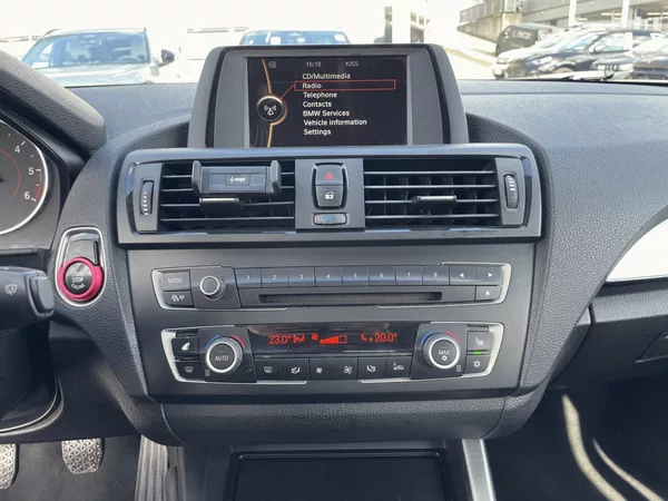 BMW Řada 1 118 D,2.0,105kW - foto 14