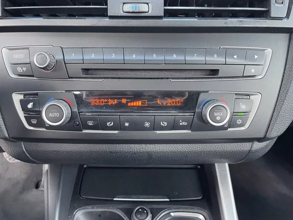 BMW Řada 1 118 D,2.0,105kW - foto 17
