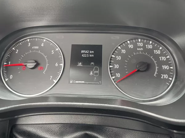 Dacia Logan 1.0 TCe,67kW,LPG,ČR,1.Maj - foto 14
