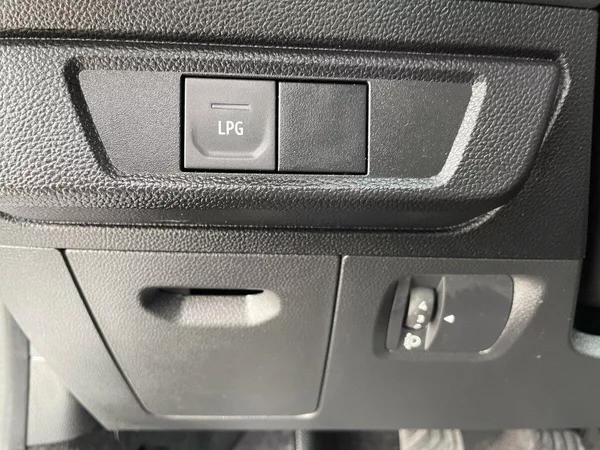 Dacia Logan 1.0 TCe,67kW,LPG,ČR,1.Maj - foto 22