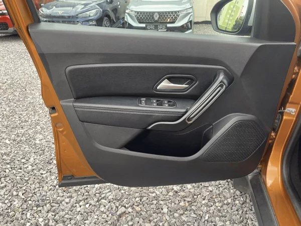 Dacia Duster 1.6 SCe, 4x4, 1.maj, klima - foto 30