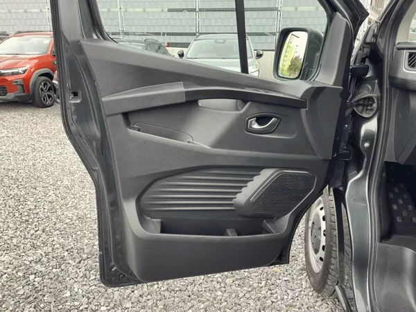 Renault Trafic 2.0 dCi,DPH,6 Míst - foto 31
