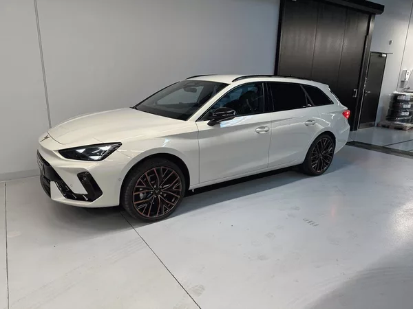 Cupra Leon SP 2.0 TSI 204k DSG 4WD - foto 2