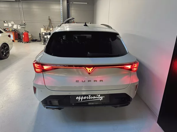 Cupra Leon SP 2.0 TSI 204k DSG 4WD - foto 4