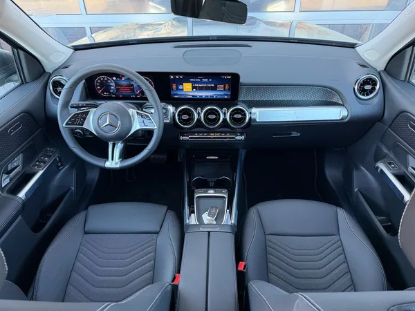 Mercedes-Benz GLB 180 d - foto 18