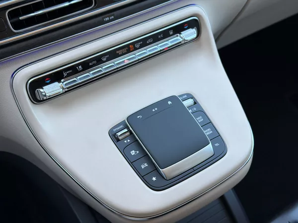 Mercedes-Benz EQV 300 L - foto 27