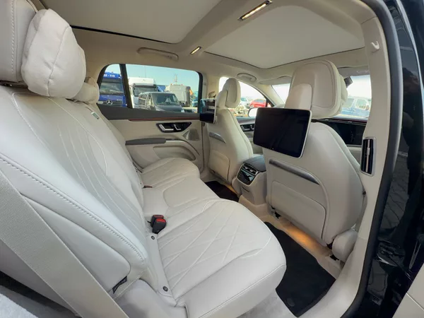 Mercedes-Benz EQS 580 4MATIC SUV Electric Art Ed - foto 11
