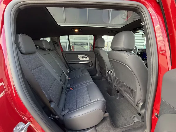 Mercedes-Benz GLB 250+ s technologií EQ - foto 11