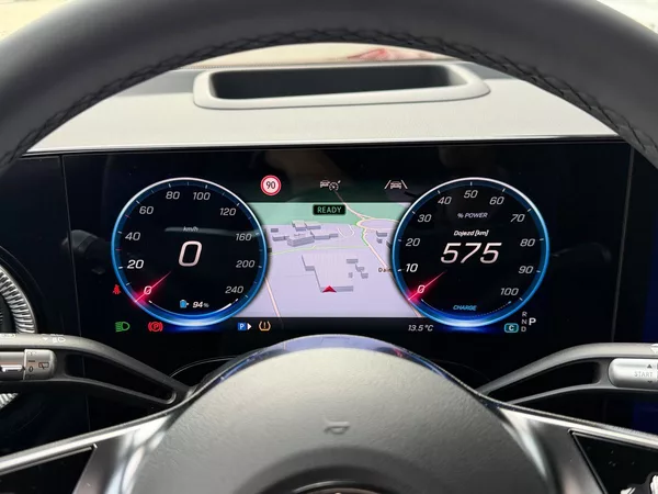 Mercedes-Benz GLB 250+ s technologií EQ - foto 17
