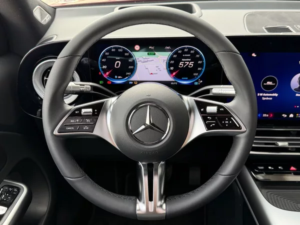 Mercedes-Benz GLB 250+ s technologií EQ - foto 18