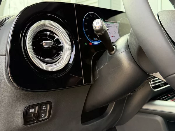 Mercedes-Benz GLB 250+ s technologií EQ - foto 21