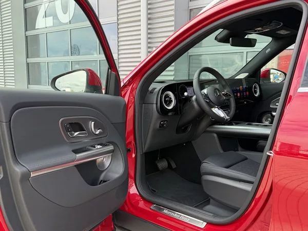 Mercedes-Benz GLB 250+ s technologií EQ - foto 22