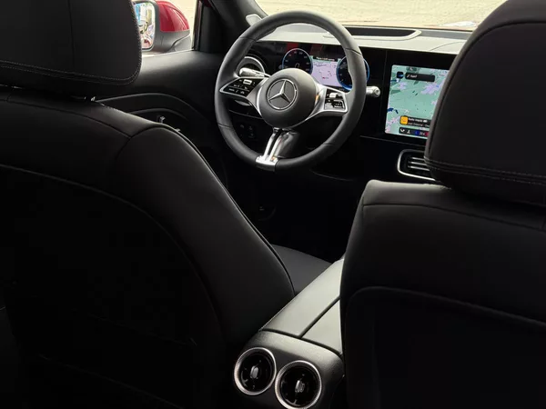 Mercedes-Benz GLB 250+ s technologií EQ - foto 30