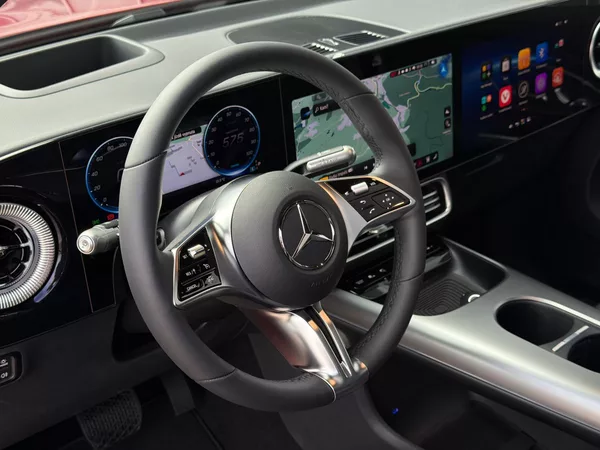 Mercedes-Benz GLB 250+ s technologií EQ - foto 31