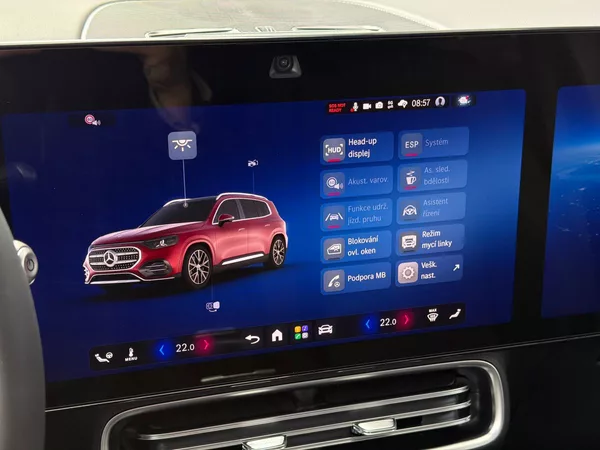 Mercedes-Benz GLB 250+ s technologií EQ - foto 33