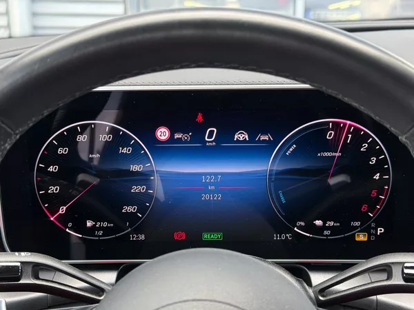 Mercedes-Benz GLC 300 de 4MATIC AMG kupé - foto 18