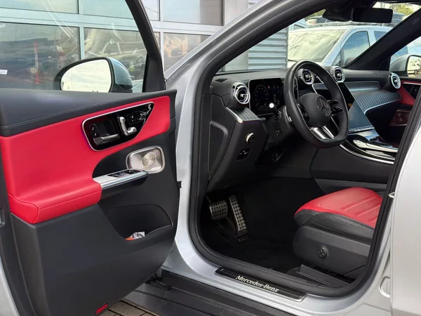 Mercedes-Benz GLC 300 de 4MATIC AMG kupé - foto 23