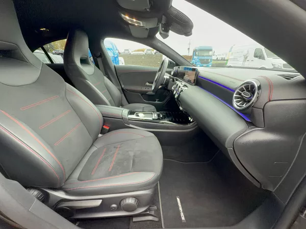 Mercedes-Benz CLA 180 d AMG - foto 10