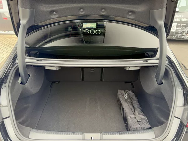 Mercedes-Benz CLA 180 d AMG - foto 13