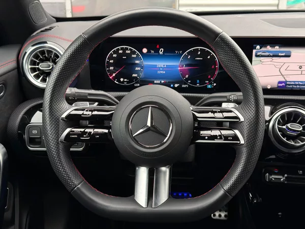 Mercedes-Benz CLA 180 d AMG - foto 17
