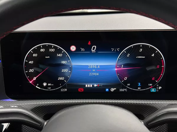 Mercedes-Benz CLA 180 d AMG - foto 18