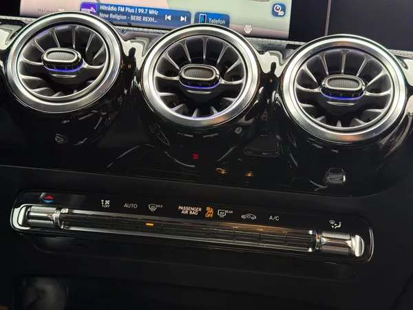 Mercedes-Benz CLA 180 d AMG - foto 30