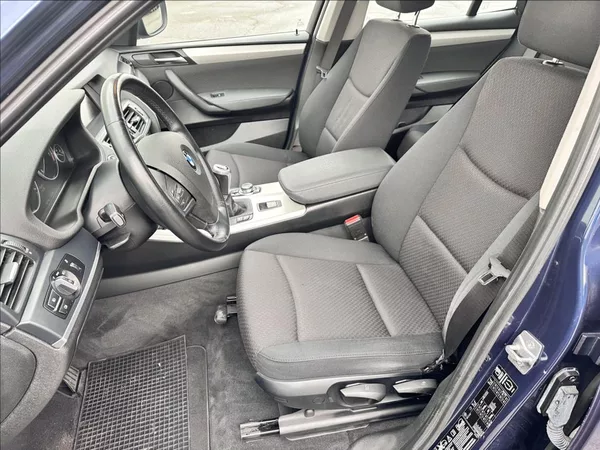 BMW X3 2,0 4x4 20i NAVIGACE - foto 13