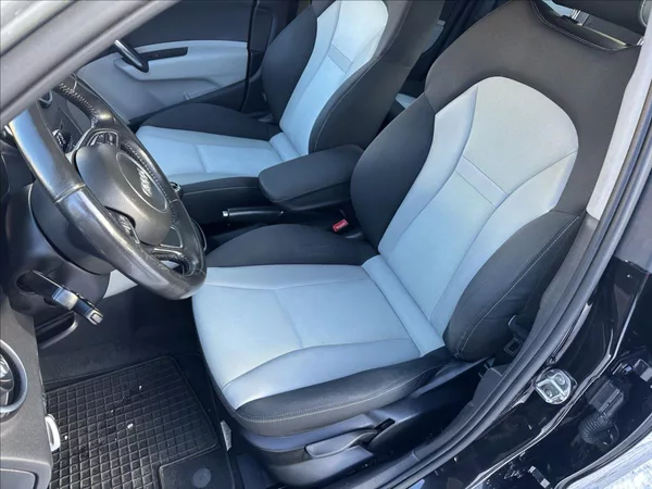 Audi A1 1,4 SPORTBACK Top stav - foto 12