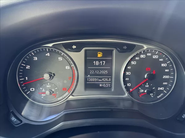 Audi A1 1,4 SPORTBACK Top stav - foto 15