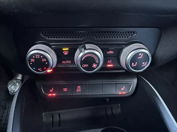 Audi A1 1,4 SPORTBACK Top stav - foto 17