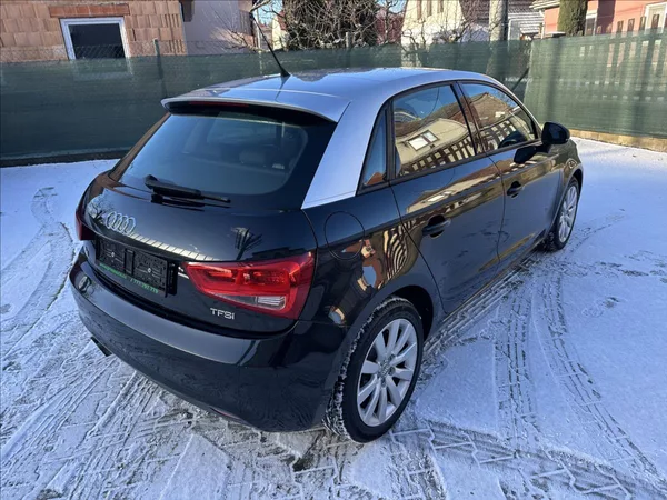 Audi A1 1,4 SPORTBACK Top stav - foto 3
