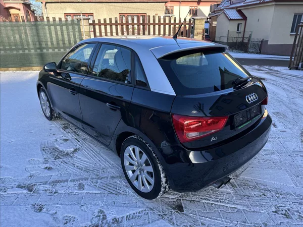 Audi A1 1,4 SPORTBACK Top stav - foto 7