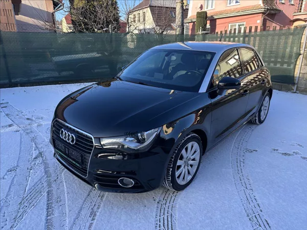 Audi A1 1,4 SPORTBACK Top stav - foto 9