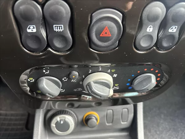 Dacia Duster 1,6 4x4 1.majitel. - foto 17