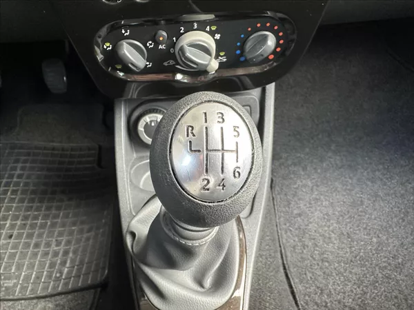 Dacia Duster 1,6 4x4 1.majitel. - foto 19