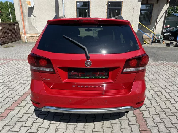 Fiat Freemont 2,0 CROSS 4x4 AUTOMAT - foto 4